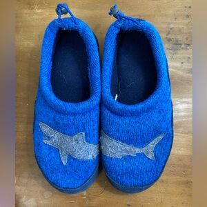 Soft and Cozy Slippers Size 1-2
